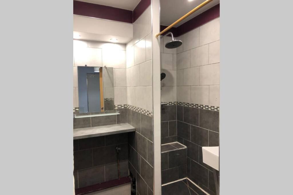 Spacieux Confortable Appartement Centre Ville 瓦朗西纳 外观 照片